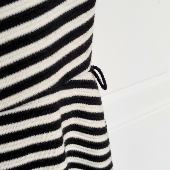 Black and white stripe, strapless, fit and flare dress - Picture 5 of 8